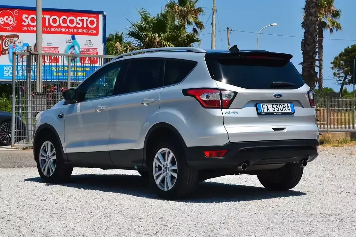 Usata Ford Kuga Business Edition 120 CV (88 kW) 2019 Grigio SUV
