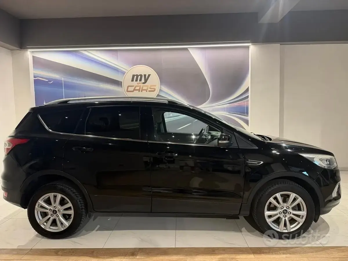 Usata Ford Kuga Business Edition 120 CV (88 kW) 2018 Nero SUV