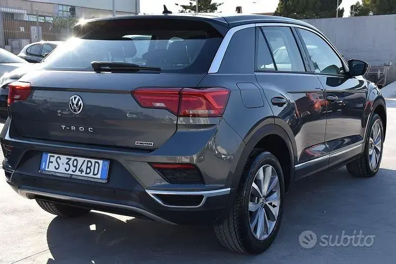 Usata VW T-Roc Style 150 CV (110 kW) 2018 Grigio SUV