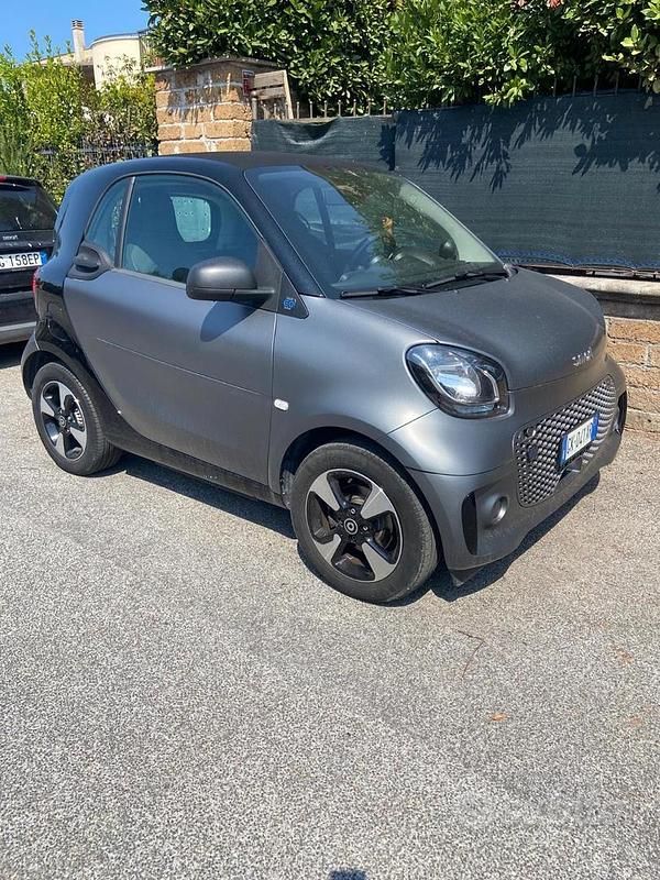 Usata Smart ForTwo Electric Drive 41 kW (56 CV) 2022 Grigio Utilitaria