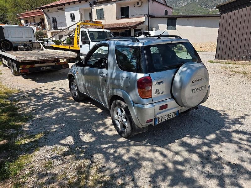 Second-hand Toyota RAV4 116 CP (85 kW) 2002 Gri SUV