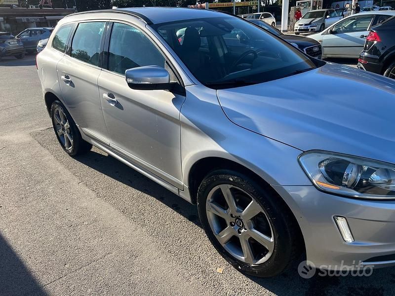 Usata Volvo XC60 Kinetic 136 CV (100 kW) 2014 Argento SUV