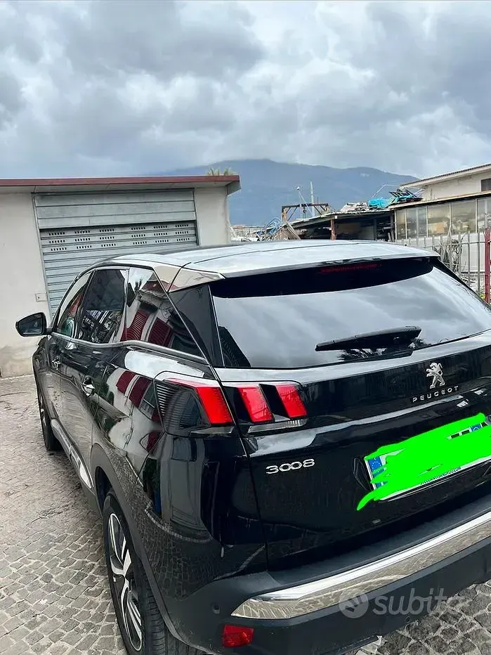 Usata Peugeot 3008 Allure 131 CV (96 kW) 2023 Nero SUV