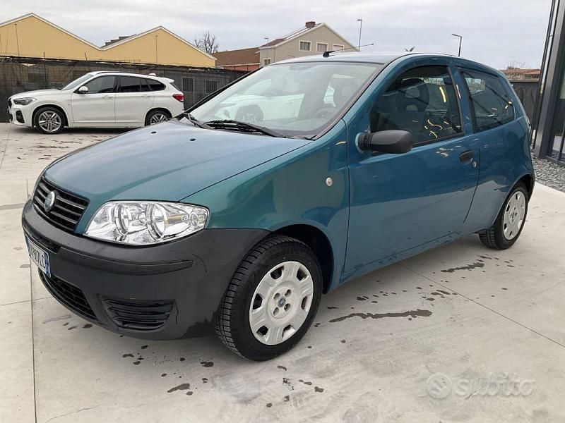 Usata Fiat Punto Active 60 CV (44 kW) 2005 Verde Utilitaria