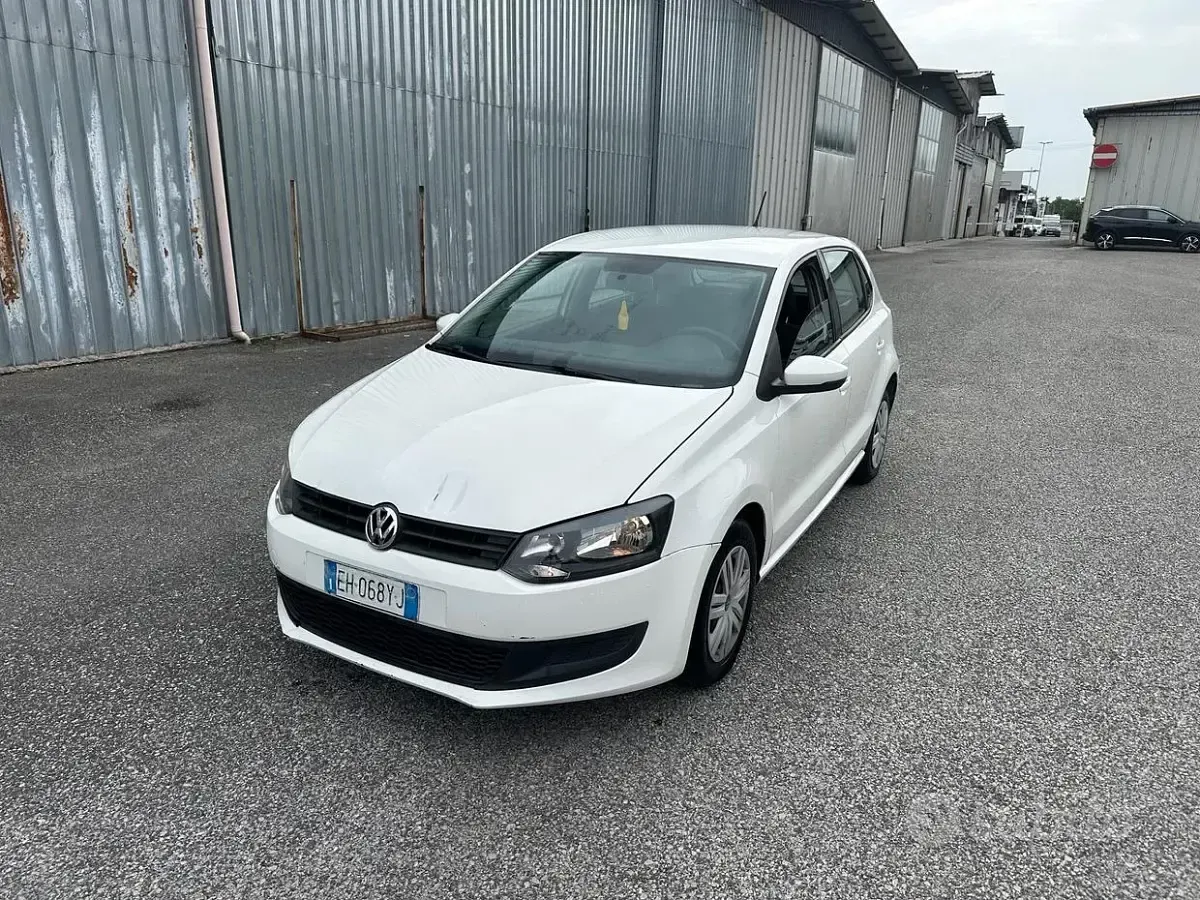 Begagnad VW Polo Trendline 75 HK (55 kW) 2012 Vit Halvkombi