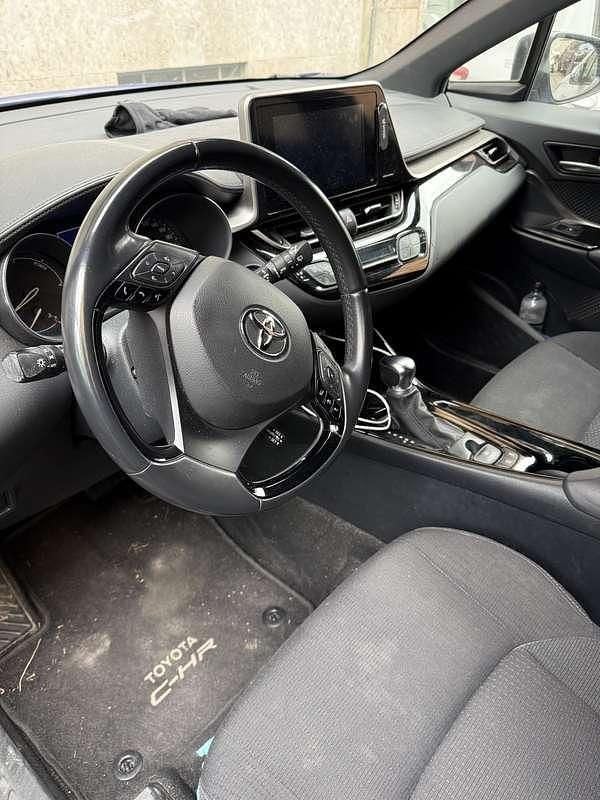 Usata Toyota C-HR Lounge 98 CV (72 kW) 2019 SUV
