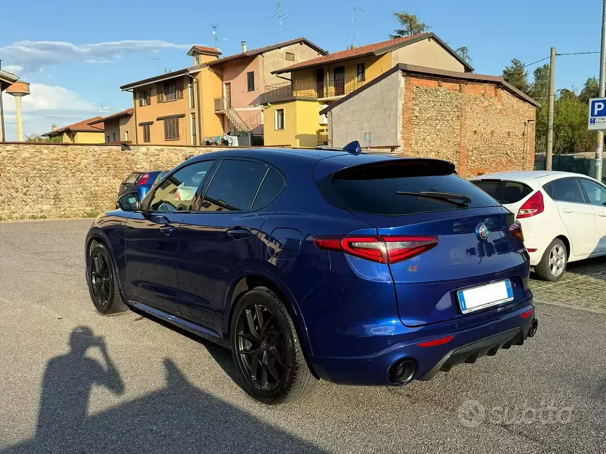 Usata Alfa Romeo Stelvio Ti 209 CV (153 kW) 2022 Bluazzurro SUV