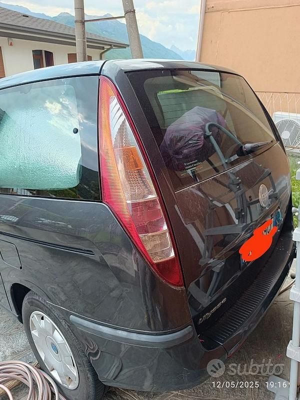Grigio Usata 2006 Fiat Ulysse Monovolume | 2500 € (Ottimo prezzo) - Immagine 1/4