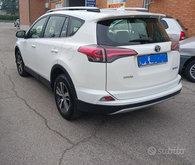 Usata Toyota RAV4 143 CV (105 kW) 2016 Bianco SUV