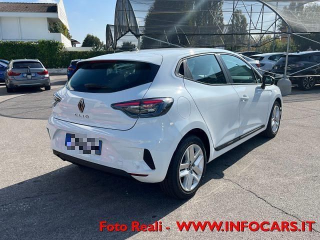 Nuova Renault Clio V Evolution 101 CV (74 kW) 2025 Bianco nacré pastello Berlina