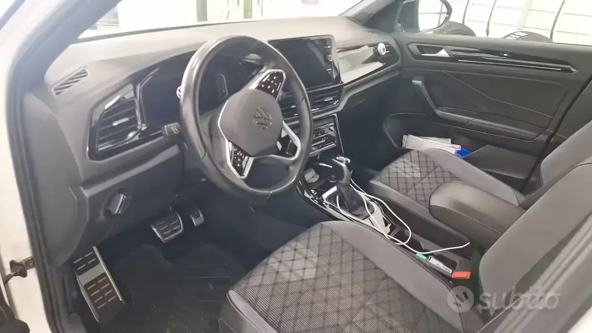 Usata VW T-Roc 150 CV (110 kW) 2022 Bianco SUV