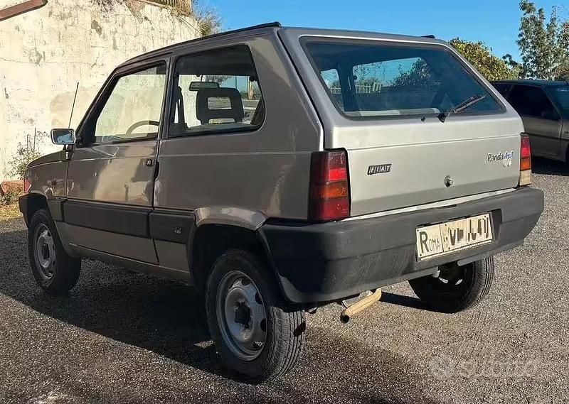 Usata Fiat Panda 4x4 50 CV (36 kW) 1989 Grigio Utilitaria
