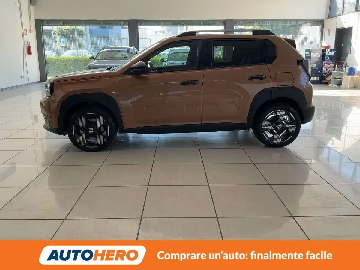 Usata Fiat Grande Panda La Prima 83 kW (113 CV) 2025 Oro Utilitaria