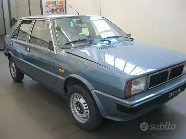 Usata Lancia Delta 78 CV (57 kW) 1985 Blu Utilitaria