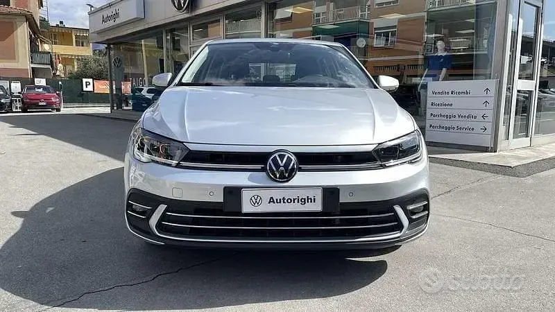 Usata VW Polo Style 110 CV (80 kW) 2022 Argento Berlina