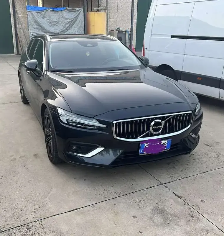 Usata Volvo V60 Inscription 150 CV (110 kW) 2019 Station wagon