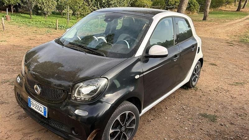 Usata Smart ForFour Passion 71 CV (52 kW) 2015 Nero Utilitaria