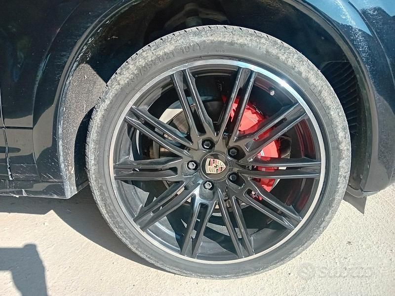 Usata Porsche Cayenne 245 CV (180 kW) 2012 Nero SUV