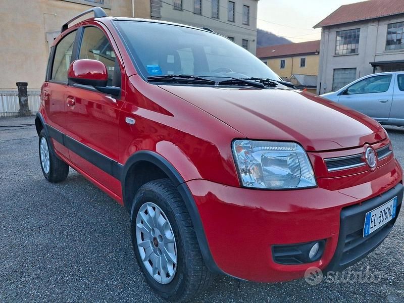 Usata Fiat Panda 4x4 Climbing 69 CV (50 kW) 2012 Other Utilitaria