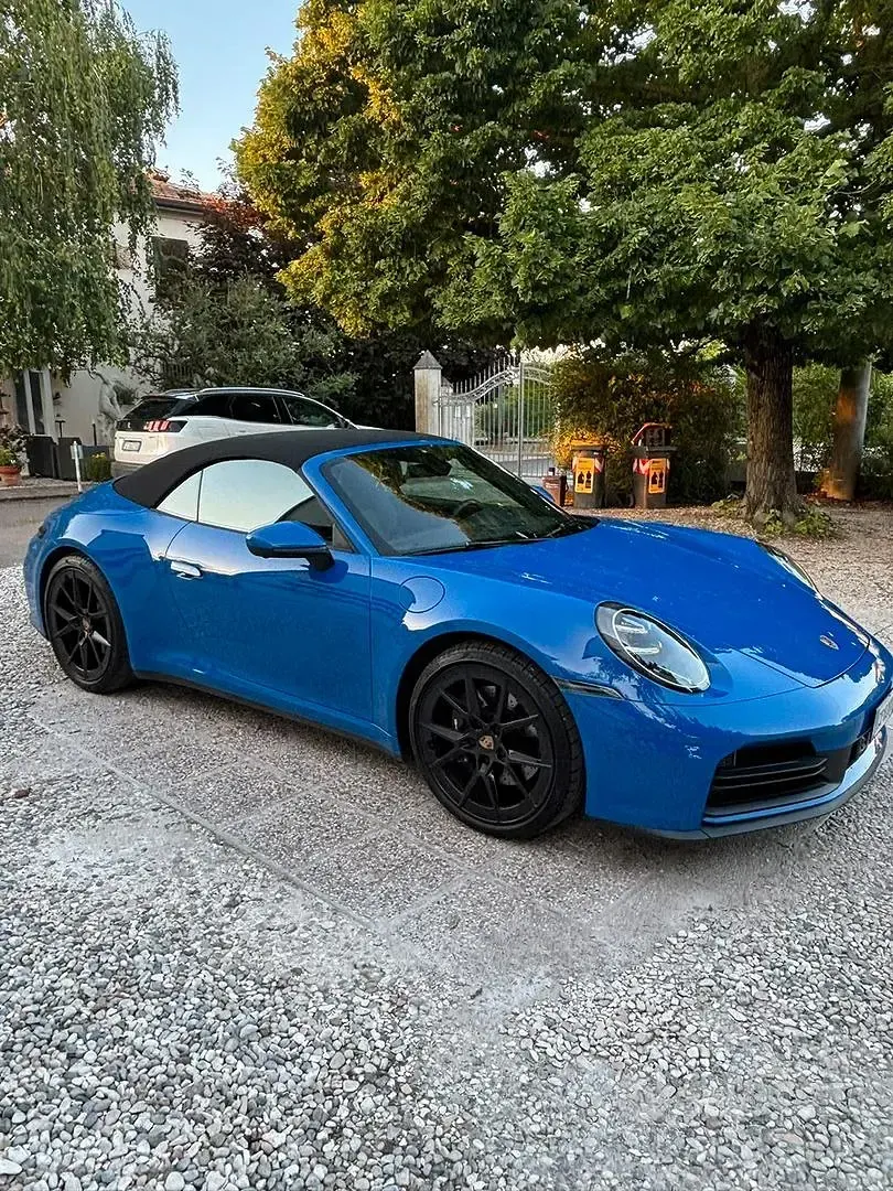 Usata Porsche 992 394 CV (289 kW) 2025 Blu Cabrio