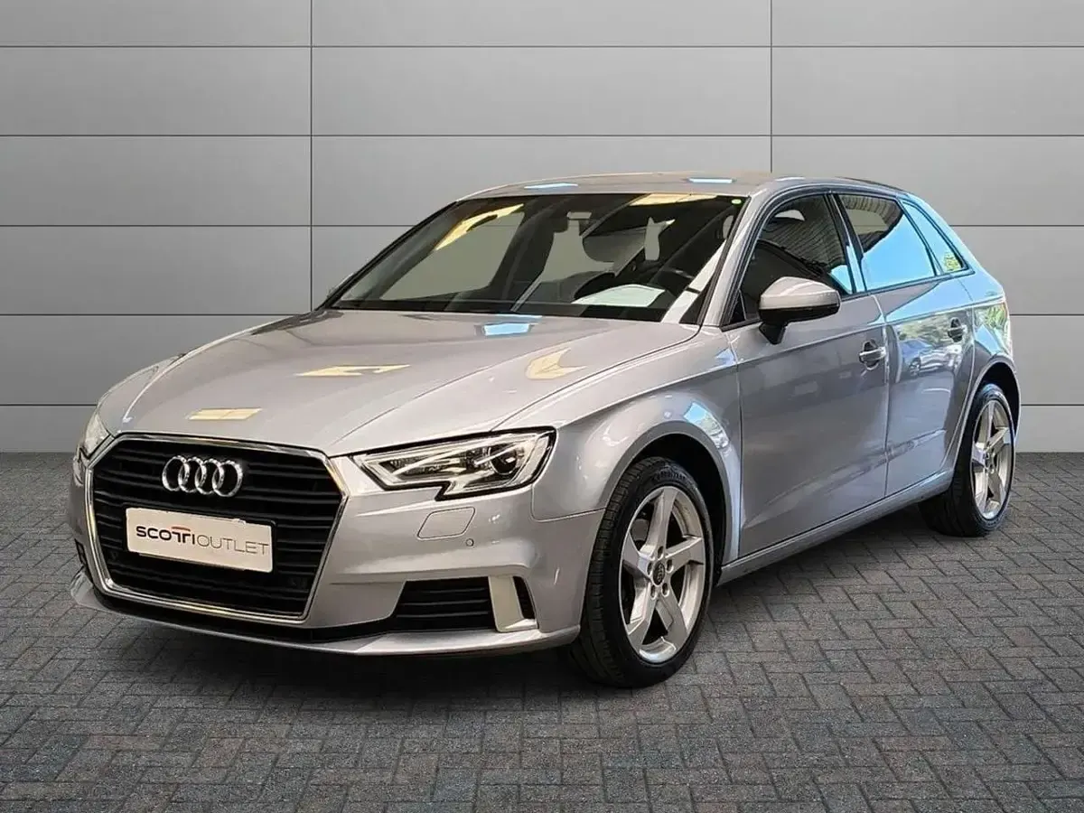 Usata Audi A3 Business 116 CV (85 kW) 2019 Nero carbonio Berlina