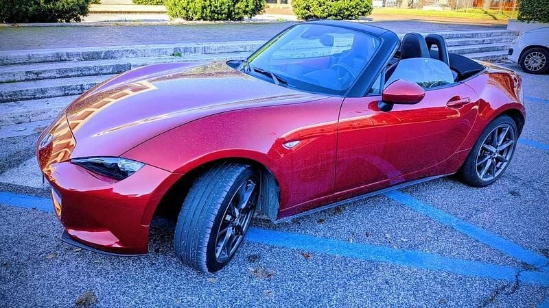 Usata Mazda MX5 Inclusive 160 CV (117 kW) 2016 Rosso Cabrio