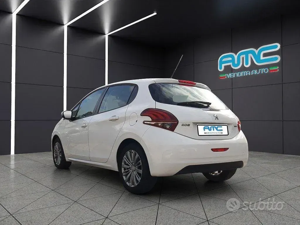 Usata Peugeot 208 Allure 82 CV (60 kW) 2017 Bianco Utilitaria