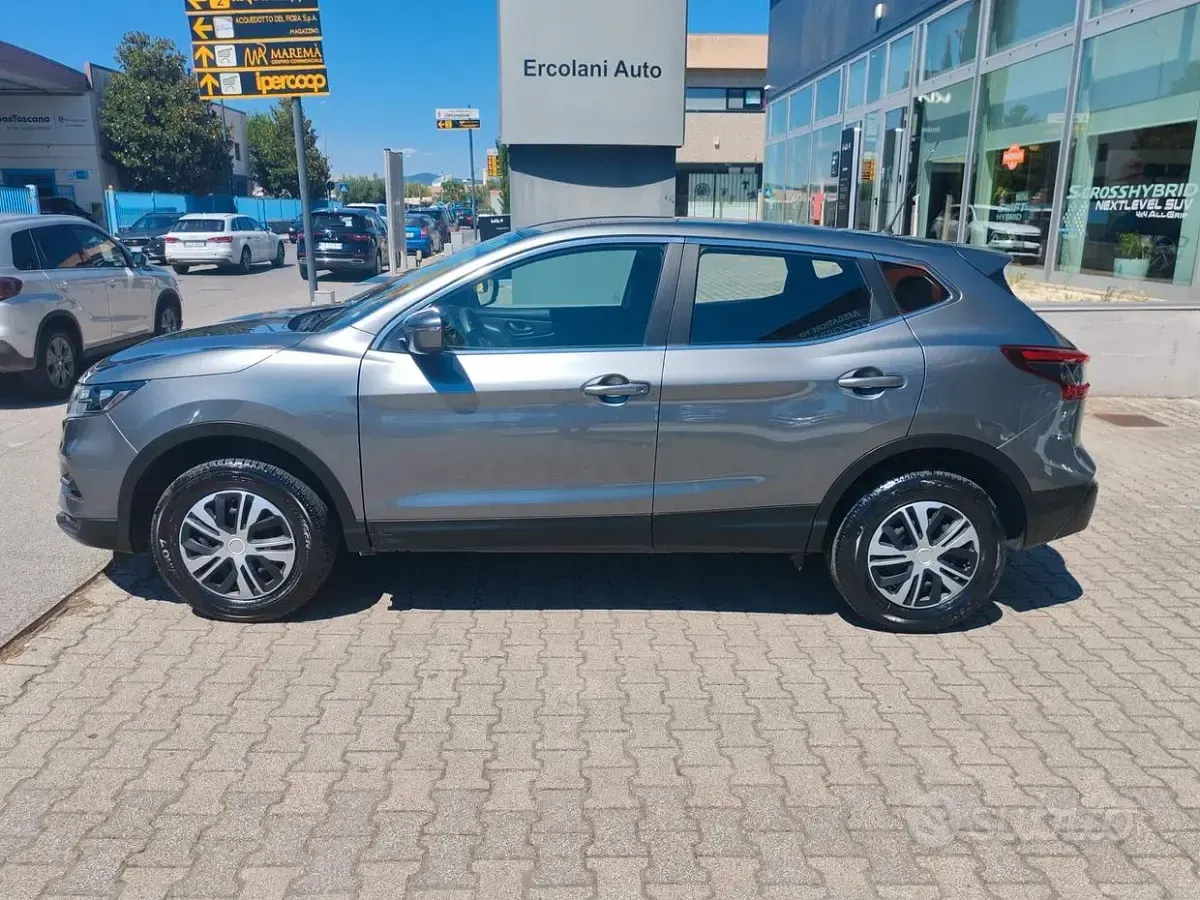 Usata Nissan Qashqai Acenta 110 CV (80 kW) 2018 Grigio SUV