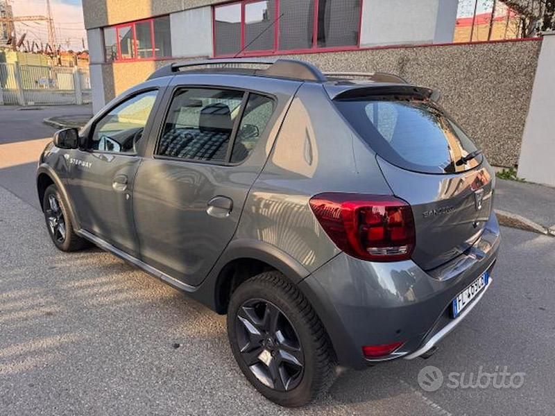 Usata Dacia Sandero 2017 Grigio Berlina