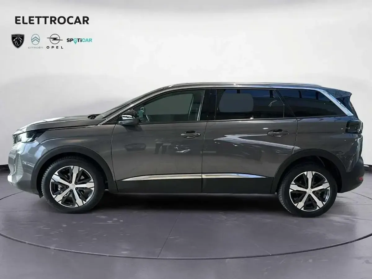Usata Peugeot 5008 Allure 131 CV (96 kW) 2024 Grigio SUV