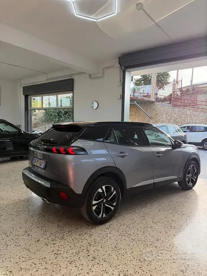 Usata Peugeot 2008 Active 131 CV (96 kW) 2023 Grigio SUV