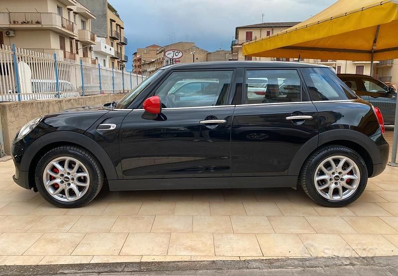 Occasion Mini Cooper D 116 ch (85 kW) 2017 Noir Citadine