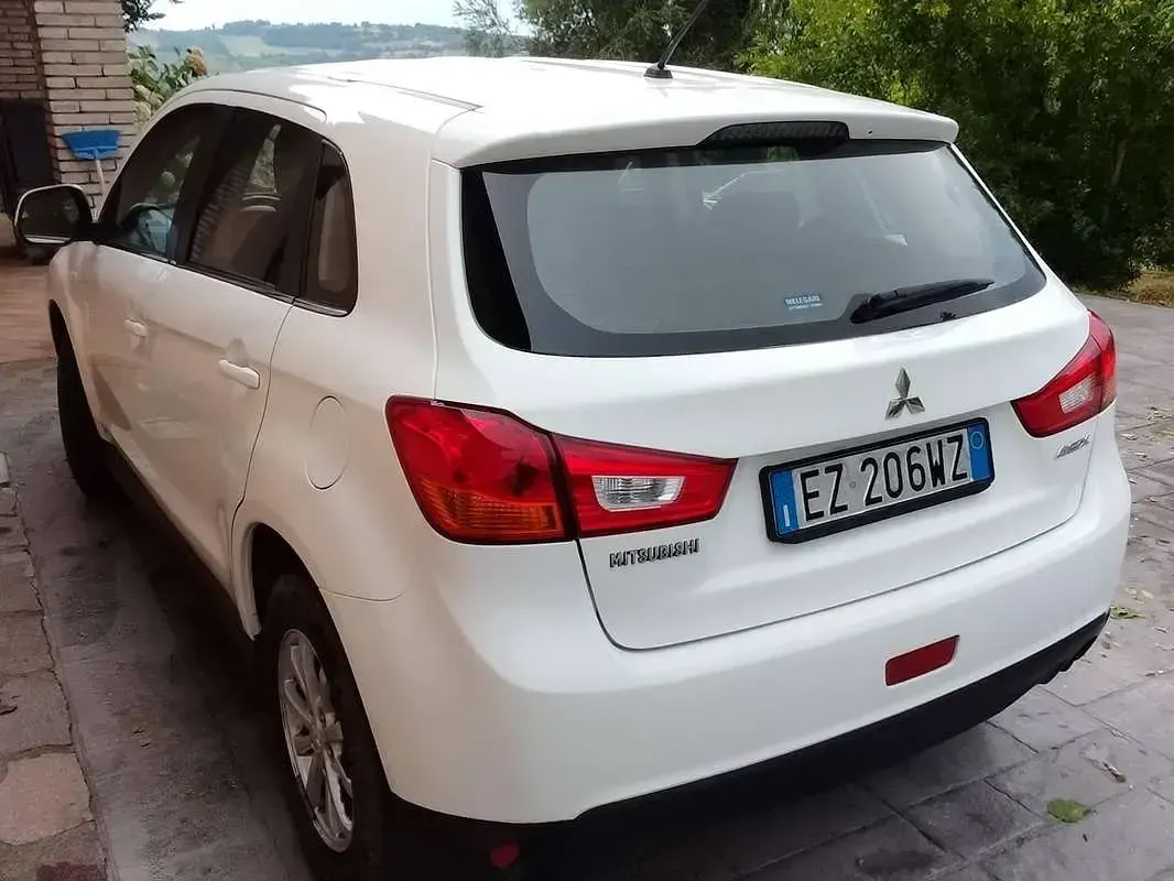 Usata Mitsubishi ASX Invite 116 CV (85 kW) 2015 Bianco SUV