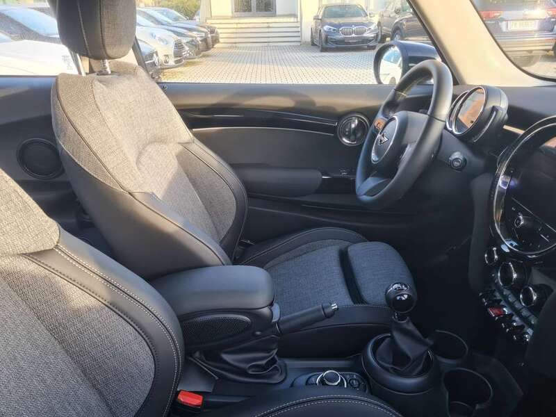 Usata Mini ONE 102 CV (75 kW) 2022 Grigio Utilitaria