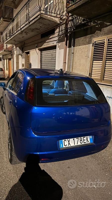 Usata Fiat Grande Punto 90 CV (66 kW) 2006 Blu Utilitaria