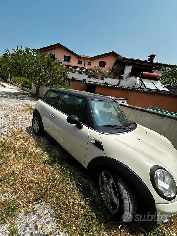 Usata Mini Cooper 120 CV (88 kW) 2006 Bianco Utilitaria