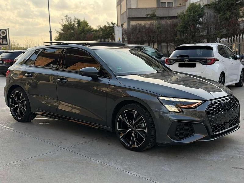 Usata Audi A3 S-Line 150 CV (110 kW) 2023 Grigio daytona Berlina