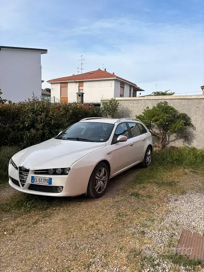 Usata Alfa Romeo 159 136 CV (100 kW) 2012 Bianco Station wagon