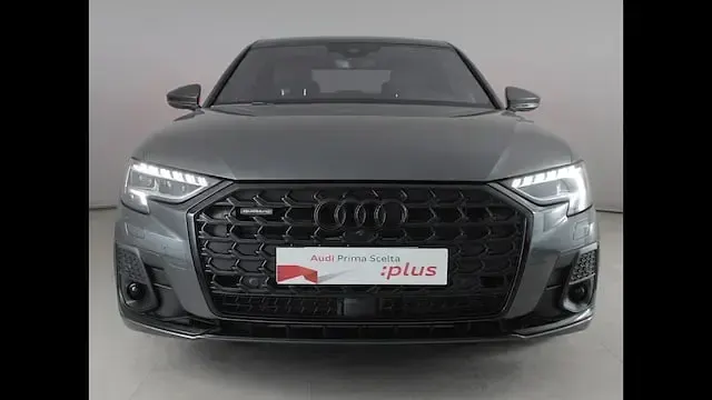 Usata Audi A8 Comfort 286 CV (210 kW) 2024 Grigio Berlina