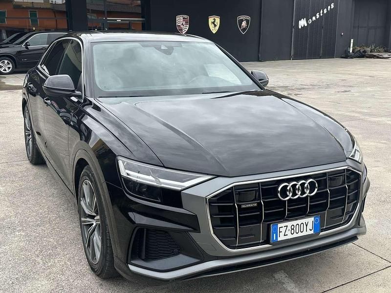 Usata Audi Q8 S-Line 286 CV (210 kW) 2020 Nero SUV