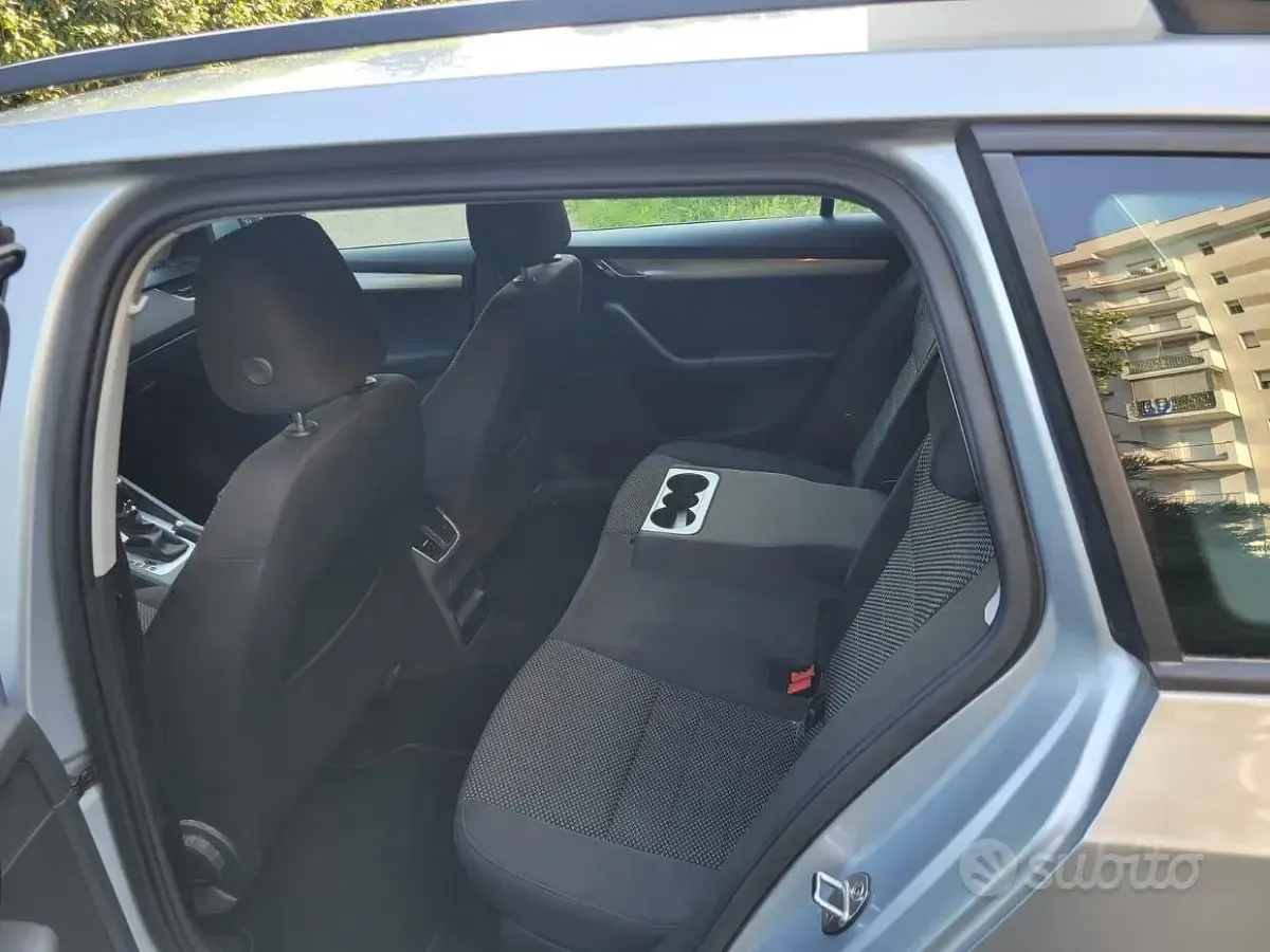 Usata Skoda Octavia 110 CV (80 kW) 2016 Grigio Station wagon