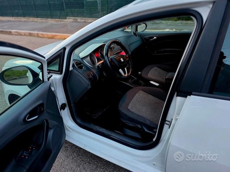 Usata Seat Ibiza ST 90 CV (66 kW) 2012 Bianco Station wagon