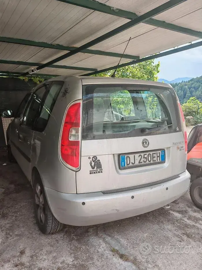 Usata Skoda Roomster 80 CV (58 kW) 2007 Grigio Monovolume