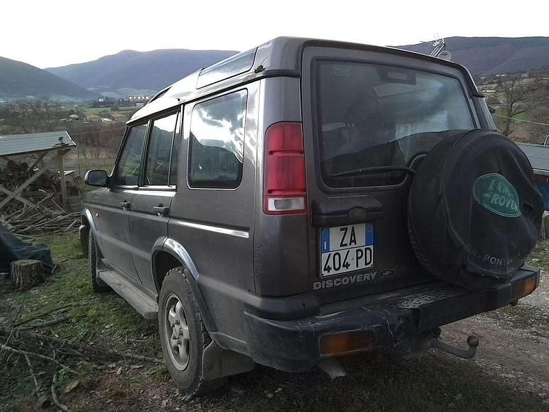 Usata Land Rover Discovery 2 113 CV (83 kW) 2001 Grigio SUV