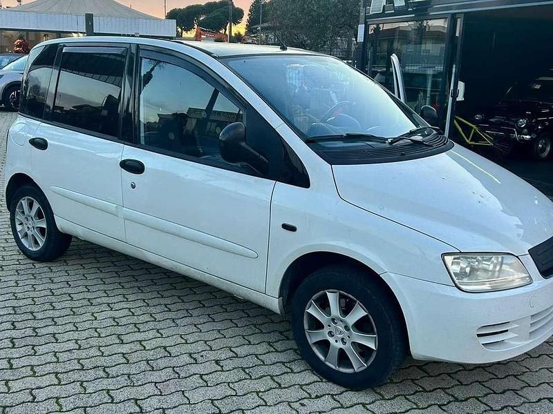 Usata Fiat Multipla Dynamic 92 CV (67 kW) 2010 Bianco Monovolume