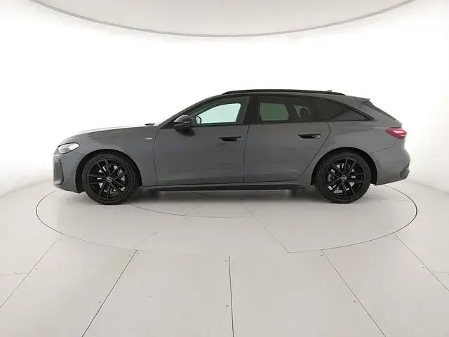 Usata Audi A5 S-Line 204 CV (150 kW) 2025 Grigio daytona perla Station wagon