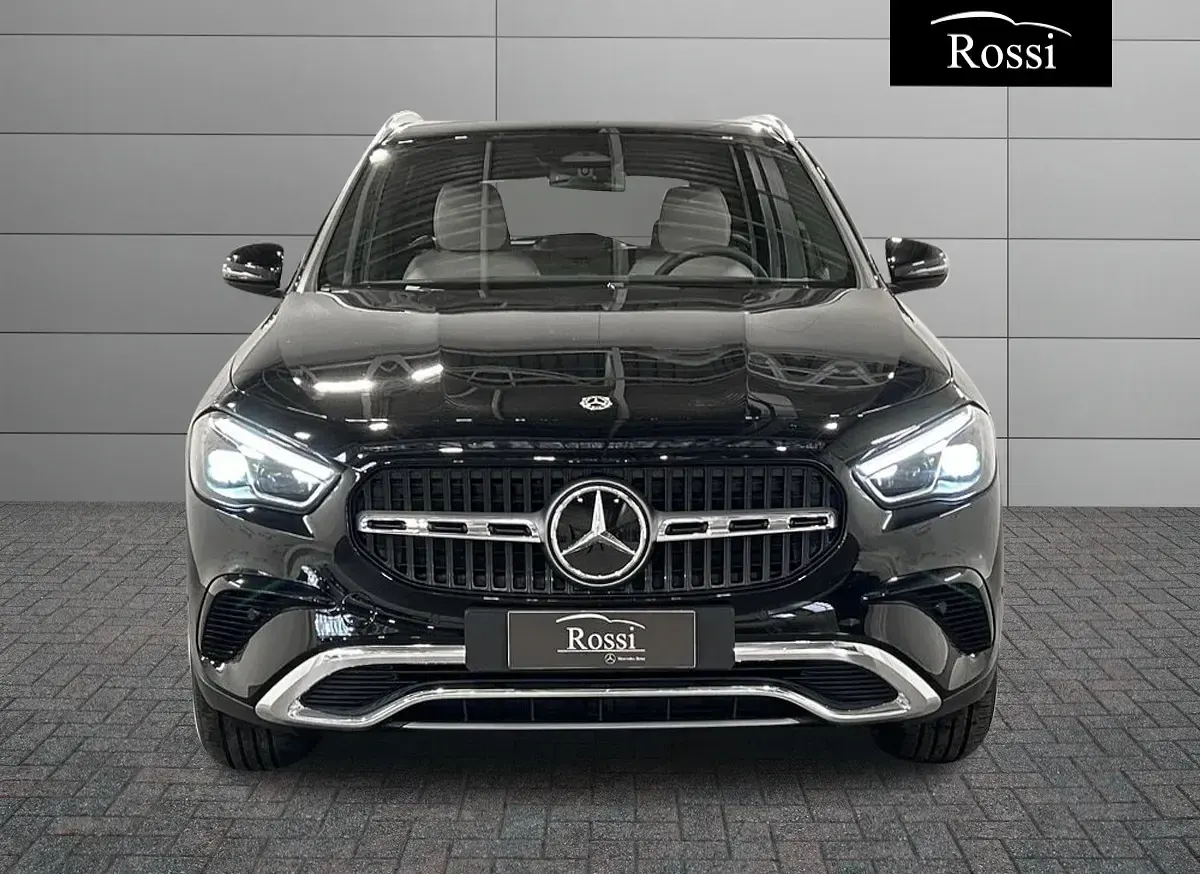 Nuova Mercedes GLA180 116 CV (85 kW) 2025 Bianco SUV