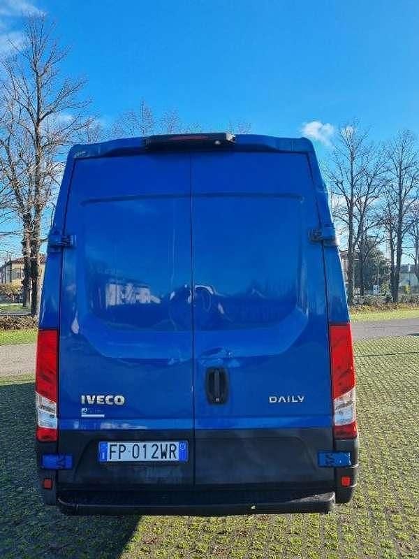 Usata Iveco Daily 140 CV (102 kW) 2018 Blu/azzurro Furgone