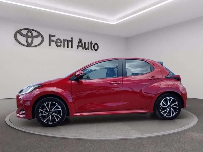 Usata Toyota Yaris Hybrid Trend 116 CV (85 kW) 2023 Emotional red Berlina