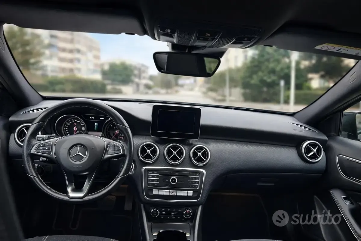 Usata Mercedes 200 2017 Grigio Berlina